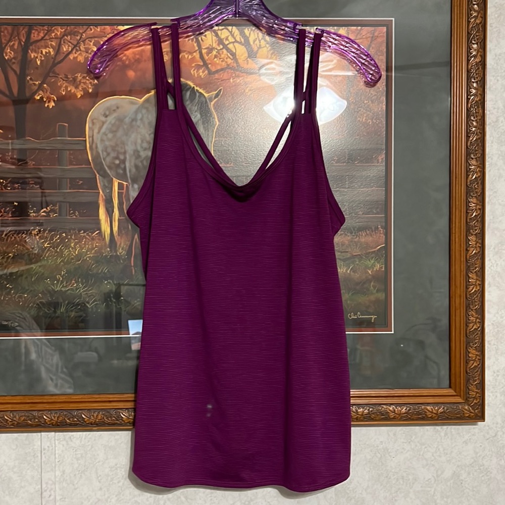 Ladies active top
